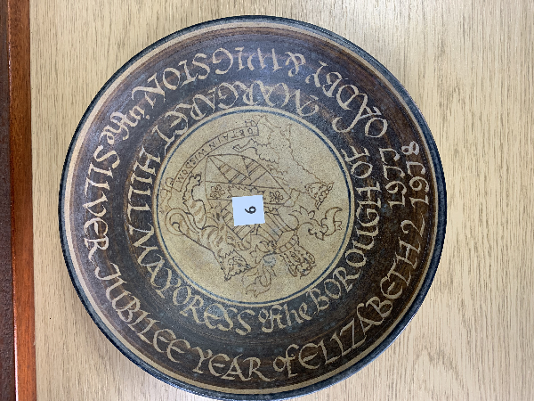 MARGARET HILL MAYOR SILVER JUBILEE PLATE 1977